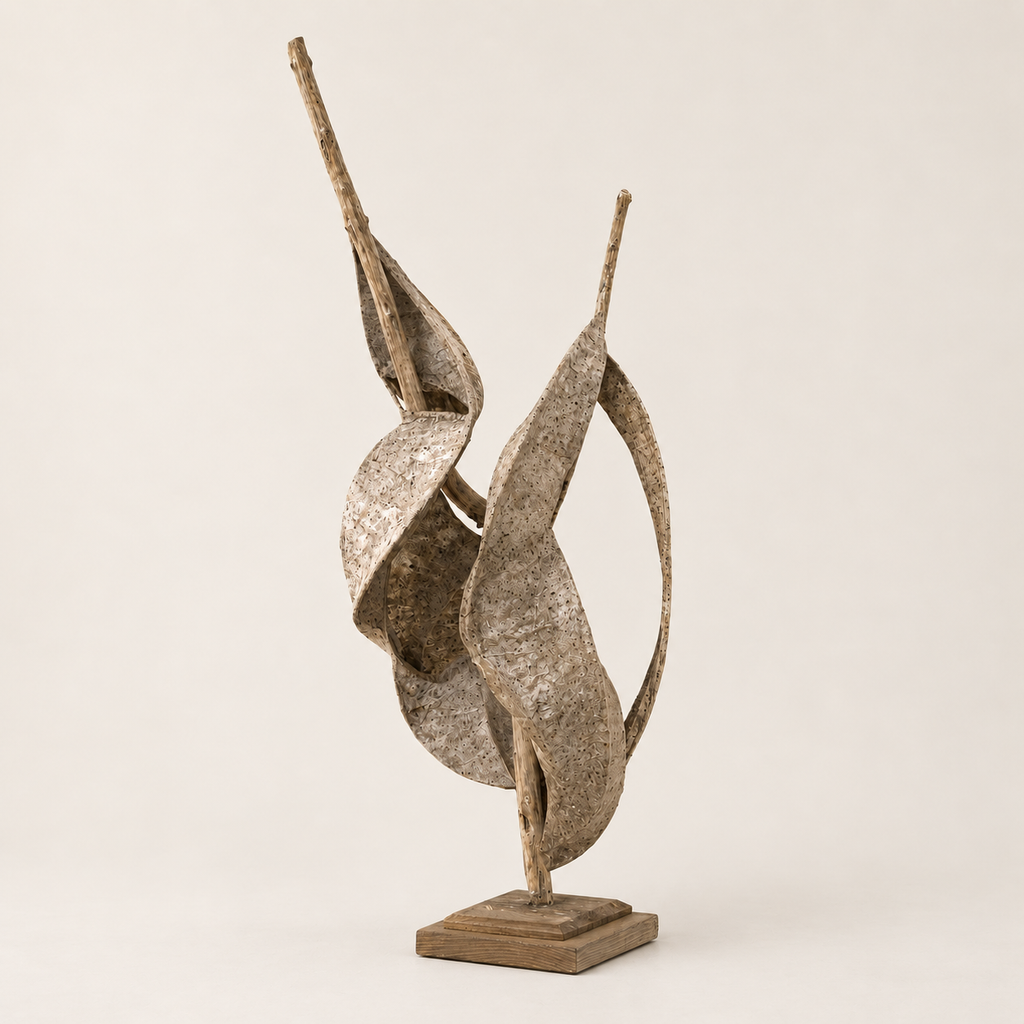 Soar sculptural lamp, additional original angle 4 on warm ivory